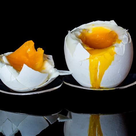 La forma de freirlos es exactamente igual a como lo harías para. Qué cosas le suceden al cuerpo si comes 2 huevos al día