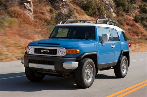 The Toyota Fj Cruiser An Suv With 3 Wiper Blades