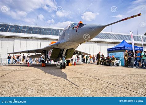 Special Airshow Painted Belgian Air Force F 16 Viper Fighter Jet In
