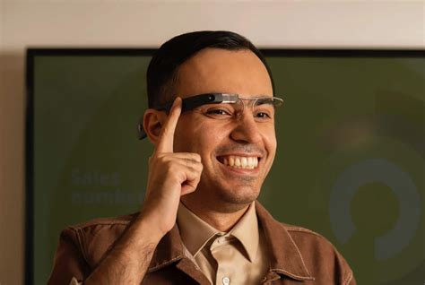 These Ai Powered Smart Glasses Are Changing The Lives Of Blind People