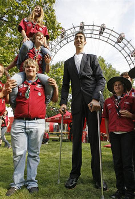 Worlds Tallest Man Sultan Kosen Stops Growing Photo 10 Pictures