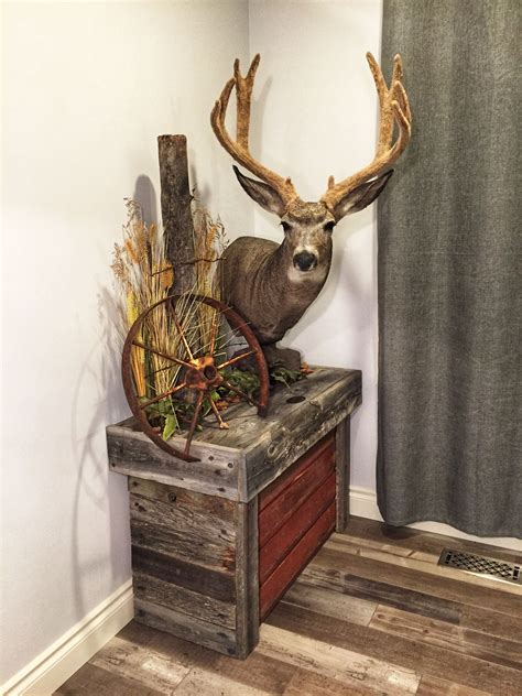 Pin By Shahala Miller On House And Home Deer Decor Deer Antler Decor