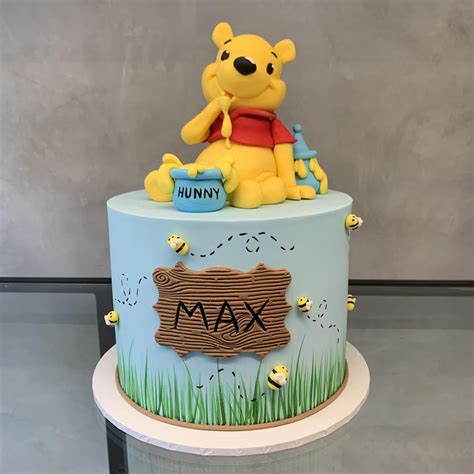 Winnie The Pooh Party Nikos Cakes