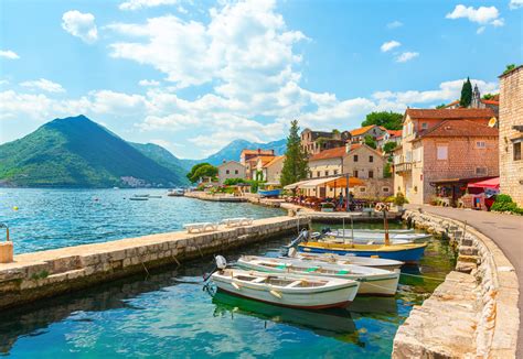 Visit montenegro, a country of tall people, dramatic nature contrasts and colorful rains. Vakantie Montenegro: de beste deals, bezienswaardigheden ...