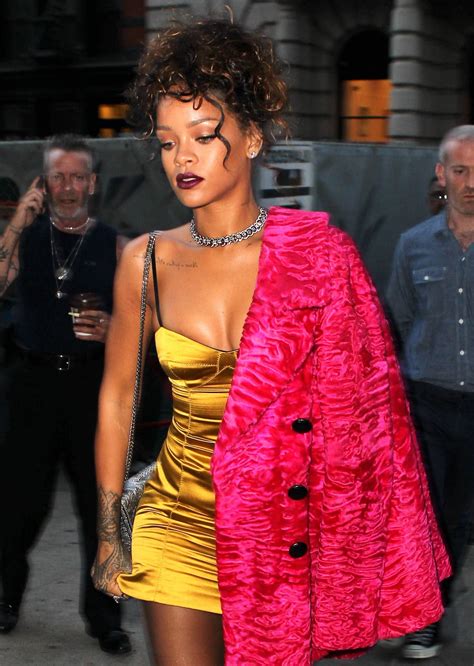 Épinglé Par Statementeverywhere Sur Riri En 2019 Mode Rihanna Tenues
