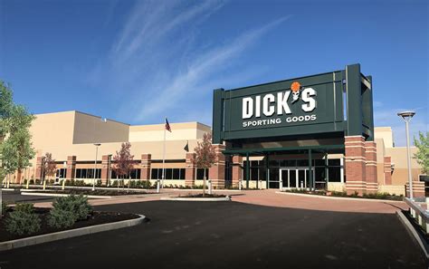 dick s sporting goods on the need for physical stores and how the chain is approaching the