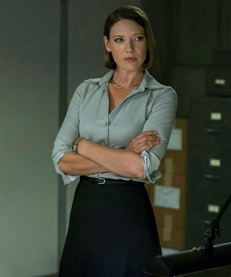 mindhunter modeled this character on a female psychologist and living legend anna torv female