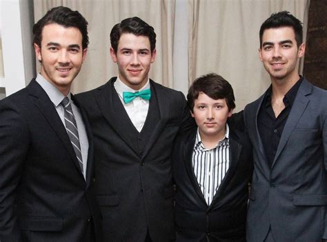 Jonas Brothers Il Fratellino Di Cui Nessuno Conosceva Lesistenza è