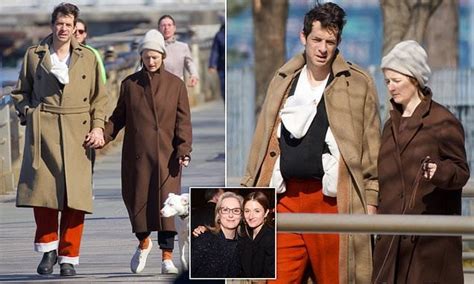 mark ronson pops out with wife grace gummer actress and daughter of meryl streep and their new