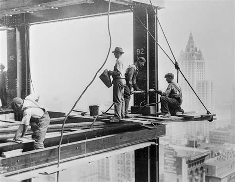 15 Amazing Vintage Photographs That Show The Dangers Of Constructing