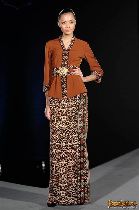 Desain Kebaya Batik Indonesia