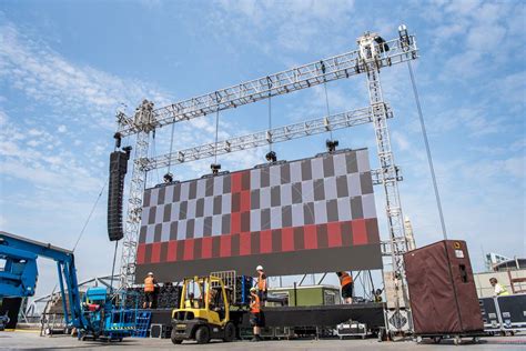 4 81mm Stage Led Display Screen Rental Background High Refresh Rate Smd1921 Leds