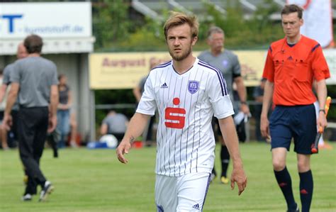 Julian büscher wuchs in dülmen und später in buldern auf. VfL Osnabrück: Konstantin Engel vor Rückkehr? - liga3 ...