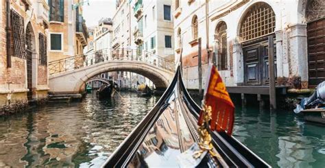 Венеция прогулка на гондоле по Гранд каналу с комментариями в