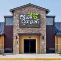 Olive garden on vaid üks columbia (mo) paljudest avastamist väärivatest maamärkidest. Olive Garden Apologizes to Cop After He Was Refused ...