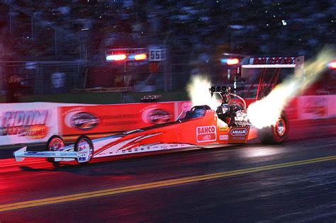 Let's see who will be the winner. drhart - Drag Racing