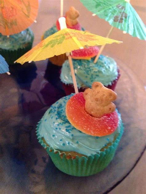 Tbt Luau Party With Tropical Cupcakes Tropical Cupcakes Themed