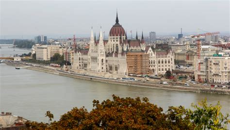 A majestic city with an aquatic heart. Boedapest: Bruisend en budgetvriendelijk - Verkeersbureaus ...