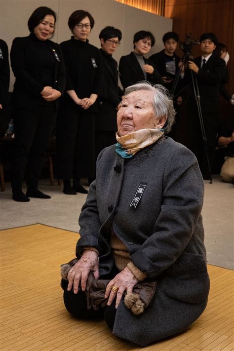 Photo Close Friend And Comfort Woman Survivor Gil Won Ok Bids Farewell To Late Kim Bok Dong