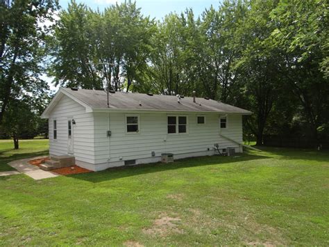 Houses for sale with 1 acre of land. New Listing In Buffalo MN On 1 Acre | Buffalo Homes For Sale
