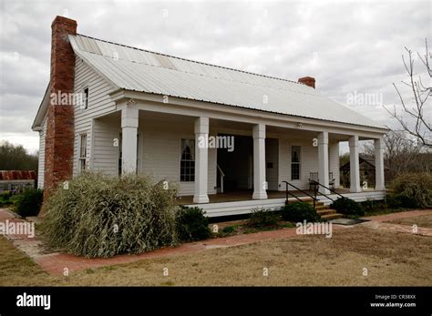 A Early Texas Farmhouse From Around The 1870s After Being Restored And