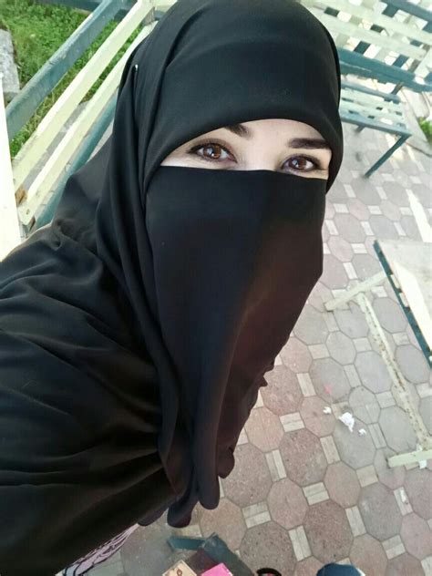 Pin By Sarah Khan On Sarah Khan Niqab Muslim Women Hijab Arab Girls Hijab
