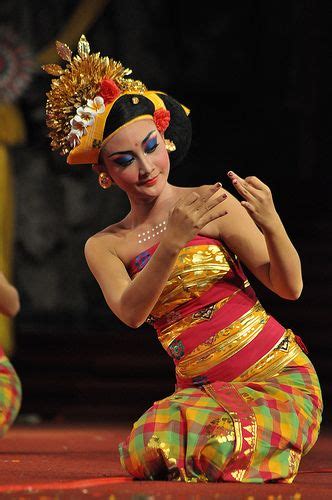 tenun dance beautiful balinese traditional dance indonesia culture dress kebaya kebaya