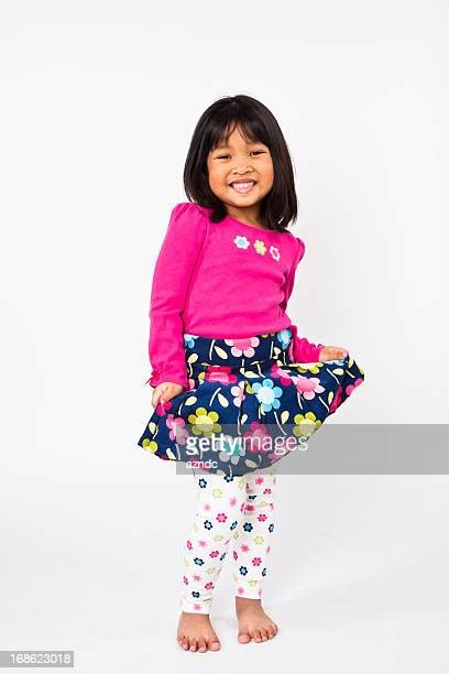 Filipino Pre Teen Girl Fotografías E Imágenes De Stock Getty Images