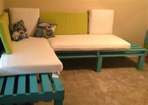 Diy Sectional Pallet Daybed 101 Pallets
