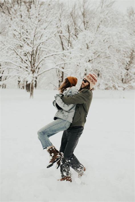 Snowy Engagements In Kansas City Hana Alsoudi Fall Photoshoot Fall Photos Winter Photography