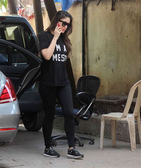 Kareena kapoor khan yoga pants russia bollywood summer dresses hot fashion moda sundresses. Kareena Kapoor Khan rocks the all black look as she heads ...