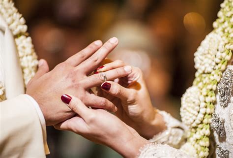 Produksi segalam macam perhiasan cincin kawin, cincin nikah, cincin berlian, cincin paladium, cincin platina. CINCIN NIKAH | CINCIN KAWIN | CINCIN TUNANGAN