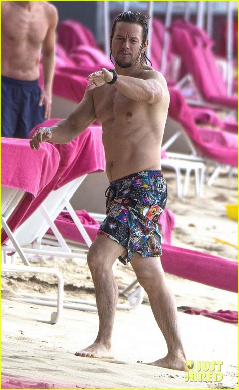 mark wahlberg continues showing off his hot body in barbados photo 3788415 mark wahlberg