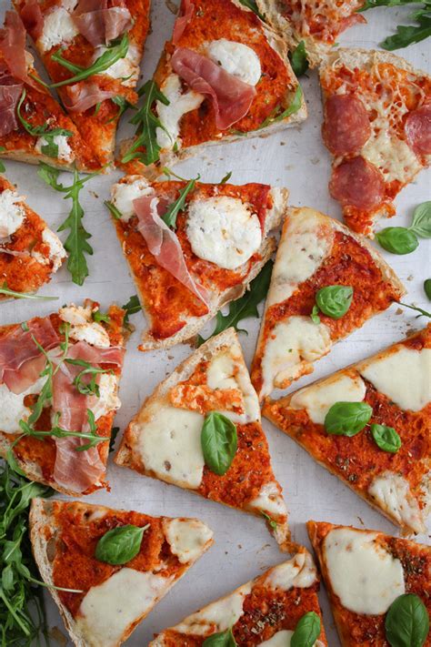 Easy Margherita Flatbread Pizza Recipe Thefastrecipe Com