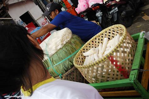 Selain bisa dimakan begitu saja, tapai ubi juga bisa dinikmati dengan cara lain. Fotografi merakam sejarah: Tapai ubi kayu.