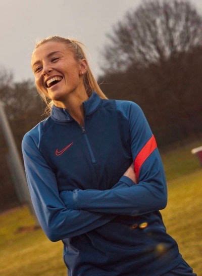 Leah Williamson In 2022 England Ladies Football Female Soccer Players Womens Soccer