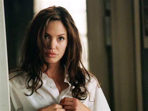 Brad pitt (john smith) , angelina jolie (jane smith), adam brody (benjamin danz), michelle monaghan (gwen), açıklama: 5 of the hottest women - and why guys love them - Attract ...