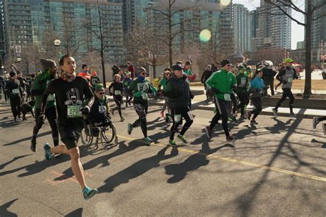 Photos From Torontos St Patricks Day 5k Canadian Running Magazine