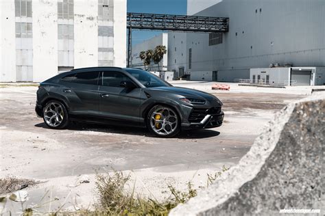 First Ever 23 Hre Wheels On Lamborghini Urus By Wheels Boutique