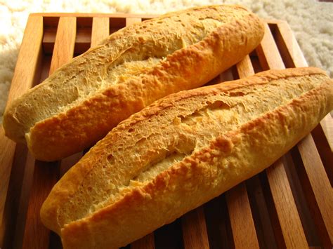 Sep 19, 2007 · 「フランスパン粉が手に入らないときは強力粉と薄力粉の割合を1：1にしてください」との事。 え～？！ あまりにも小さい字で書かれていたので見落としていました^^； なんだ、この粉の割合でいいのなら中力粉よりおいしそうだな～。 フランスパン 駿河台出版社 激安価格: 吉沢セルタのブログ