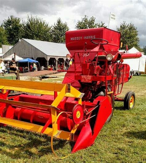 Massey Harris Combine Old Farm Equipment Old Tractors Combine Harvester