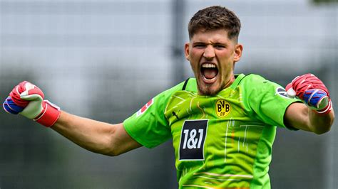 Gregor Kobel Borussia Dortmund Are One Of The Biggest Clubs Around I Came Here To Be No1
