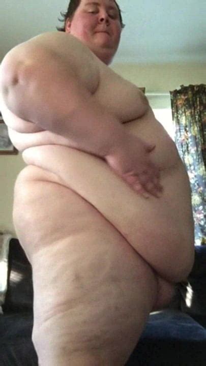 Babe Chubster Shows Off Massive Body XHamster