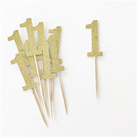 These Sparkly Glitter Cupcake Toppers Are The Perfect Addition To Your