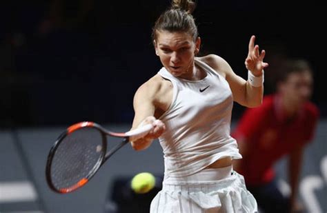 Simona halep steamrolled into the porsche tennis grand prix quarterfinals on thursday, as the halep never faced a break point in the affair as she moved into the elite eight in stuttgart for the. WTA Stuttgart 2018: Simona Halep și Coco Vandeweghe ...