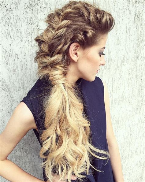 There are so many braided hairstyles for long hair that your head starts to spin when you try to choose one. 45 Side Hairstyles for Prom to Please Any Taste | Side ...