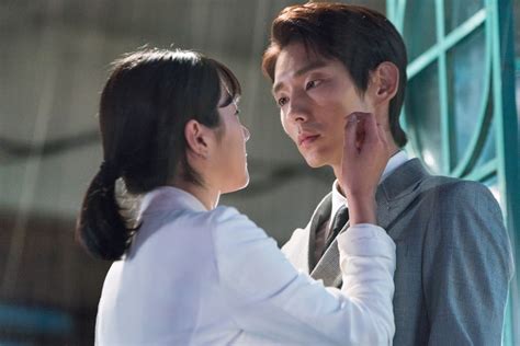Lee Joon Gi And Seo Ye Ji Heat Up The Romance In Lawless Lawyer Soompi