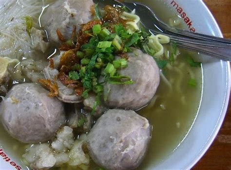 Tak hanya itu, bumbu kuah bakso dan pentol dibuat tanpa penyedap rasa. Resep Membuat Bakso Daging - Aneka Resep Masakan Daging Sapi