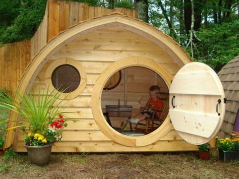 245 cm breit x 200 cm lang (einschließlich veranda). Kinderhaus - ein märchenhaftes Abenteuer! - Archzine.net