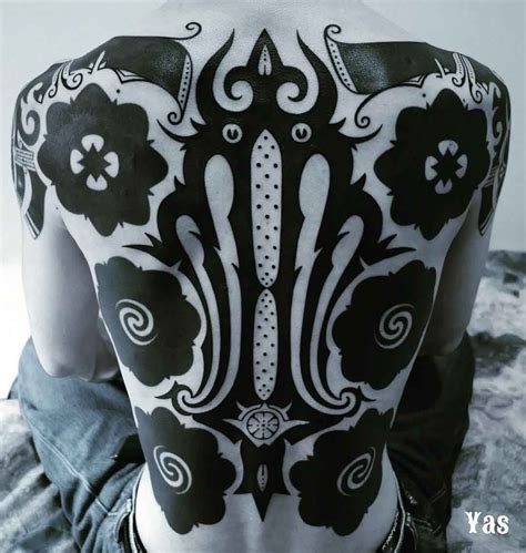 full-back-blackwork-tattoo-ornament-best-tattoo-ideas